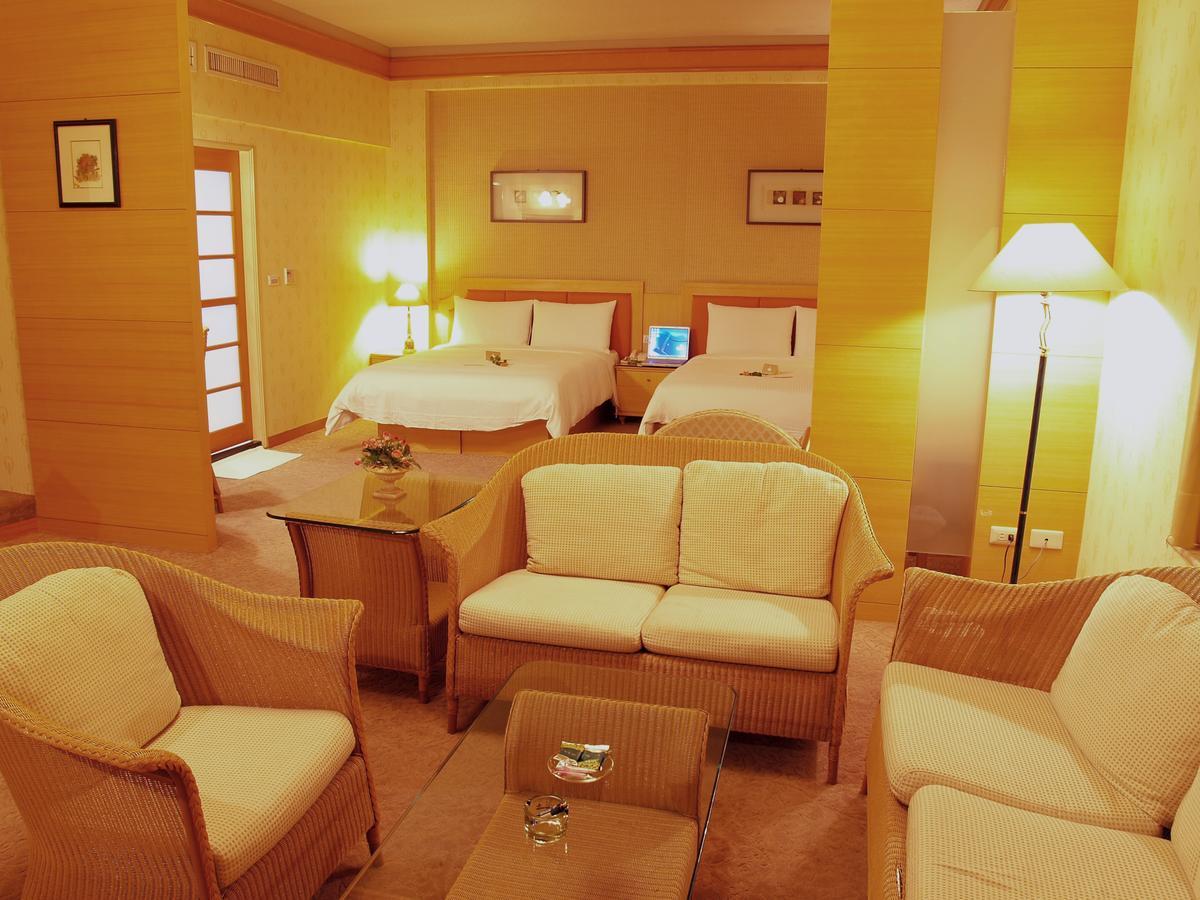 Park Motel Chiayi Eksteriør bilde